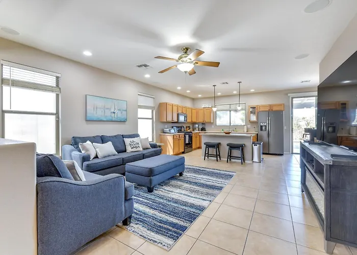 Group Getaway W/ Pool & Patio In San Tan Valley! Ferienhaus