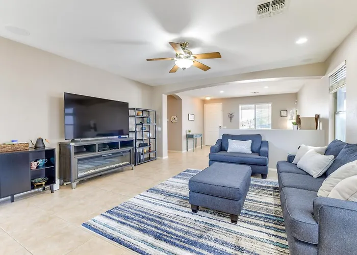 Group Getaway W/ Pool & Patio In San Tan Valley! *