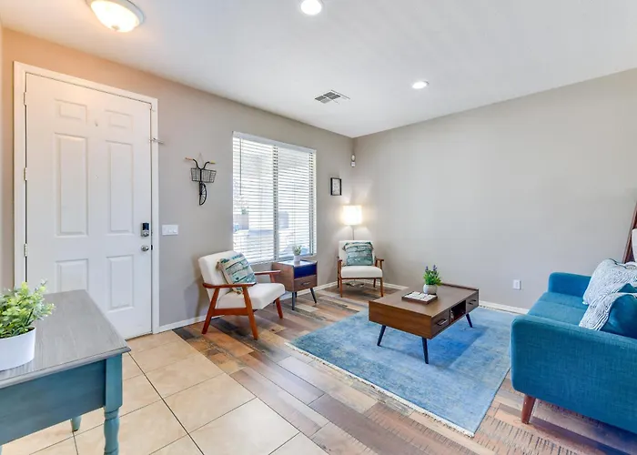 Group Getaway W/ Pool & Patio In San Tan Valley! Ferienhaus *