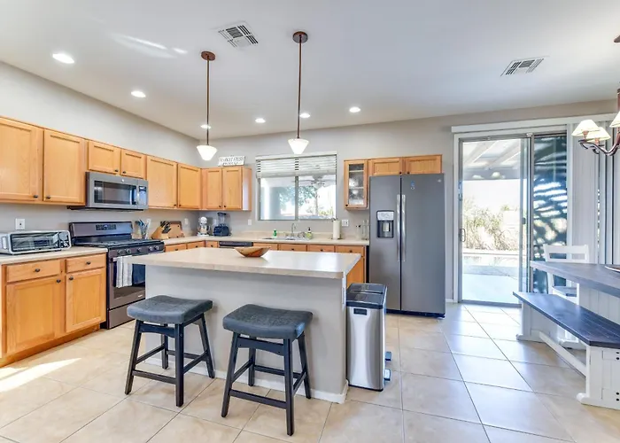 Group Getaway W/ Pool & Patio In San Tan Valley!